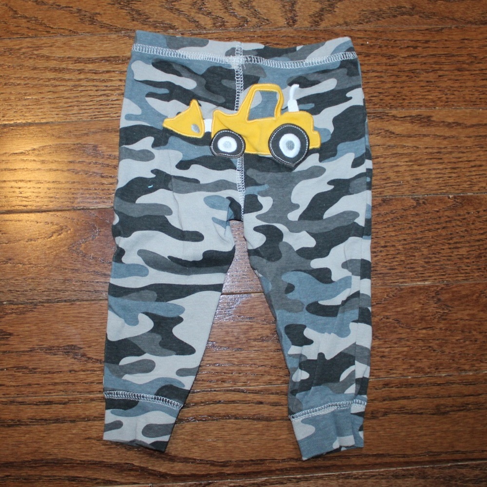 Carter’s 9 Month Old Army Print Pants